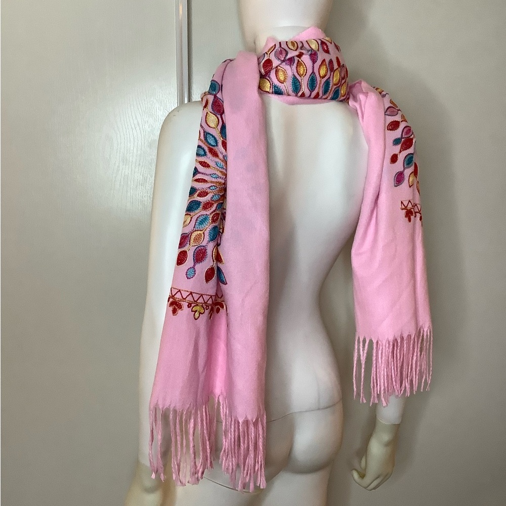 NWOT Pink Multicolor Patterned Fleece Scarf - Picture 8 of 10